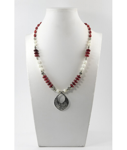 Necklace "Nimue" Mother of pearl, Coral