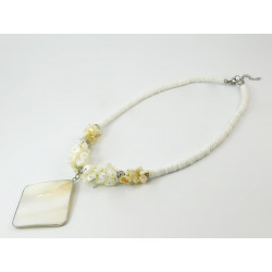 Necklace "Ophenia" Mother-of-pearl crumb, shells Scafarki
