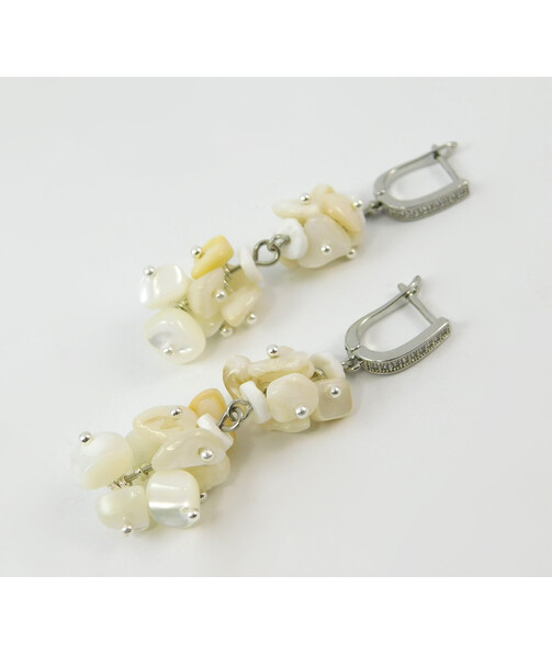 Earrings "Ofenia" Mother-of-pearl crumb, shells Scafarki