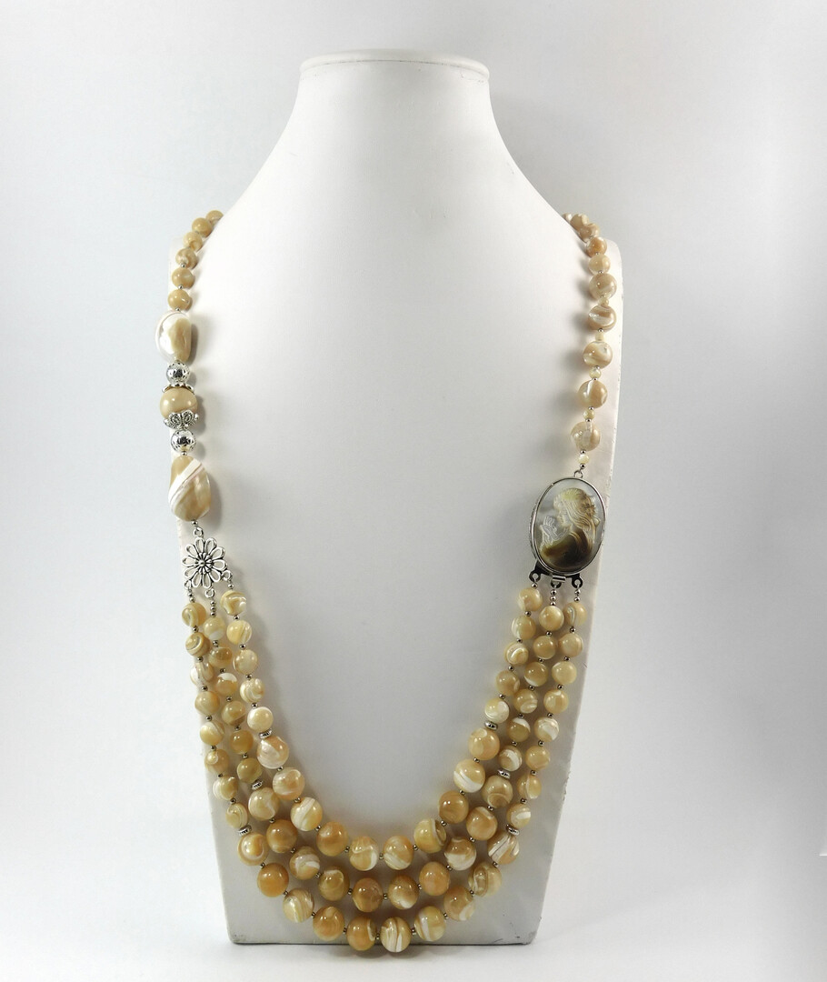 Necklace "Praline" Mother of pearl