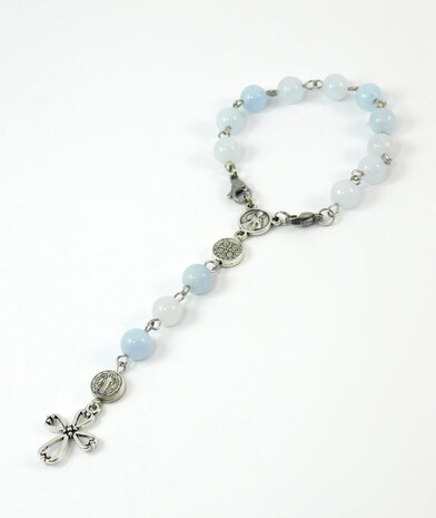 Rosary on hand, Aquamarine