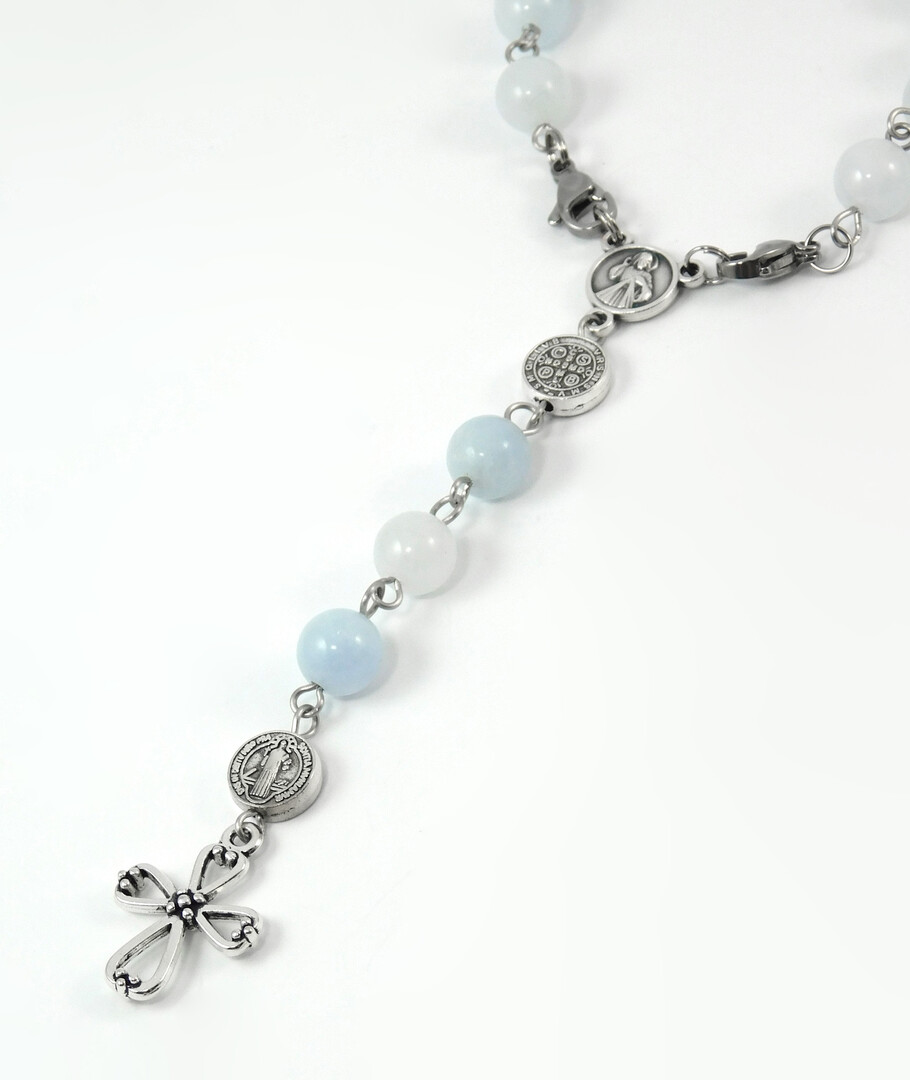 Rosary on hand, Aquamarine