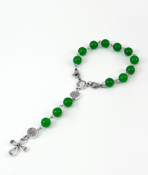 Rosary on the hand, Chrysoprase