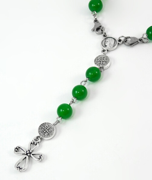 Rosary on the hand, Chrysoprase