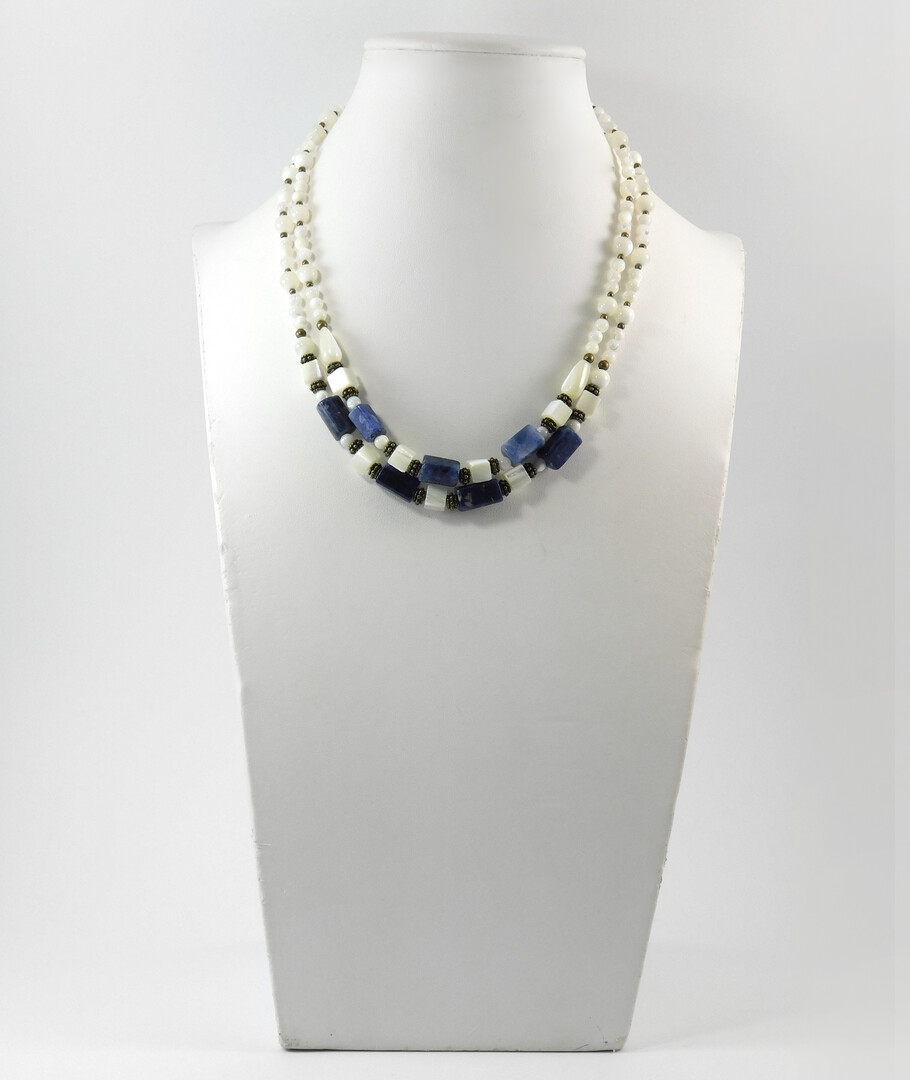 Necklace "Buffy" Sodalite, Mother of pearl