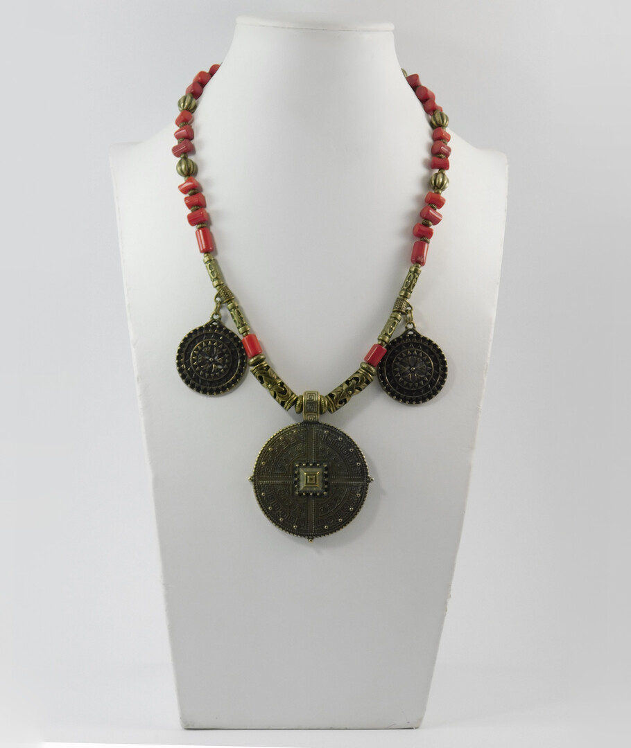 Necklace "Trembita" Coral