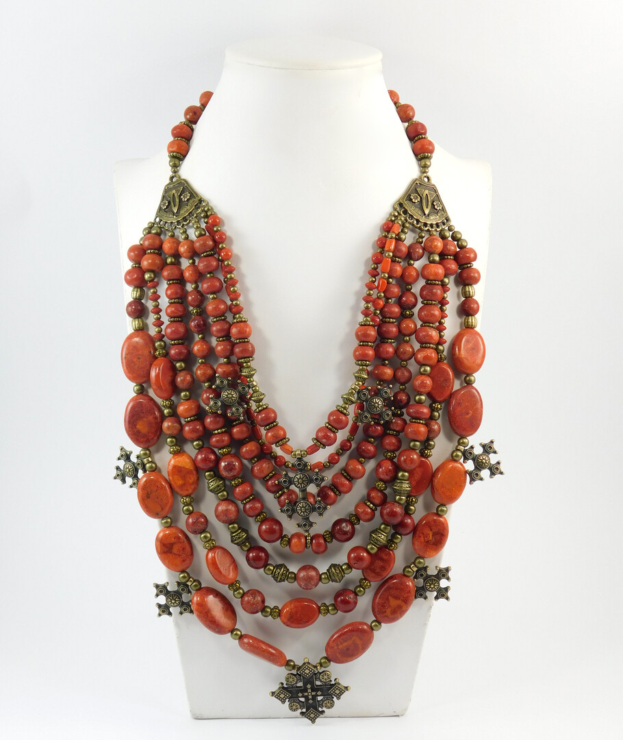 "Paraskeva" necklace Sponge coral