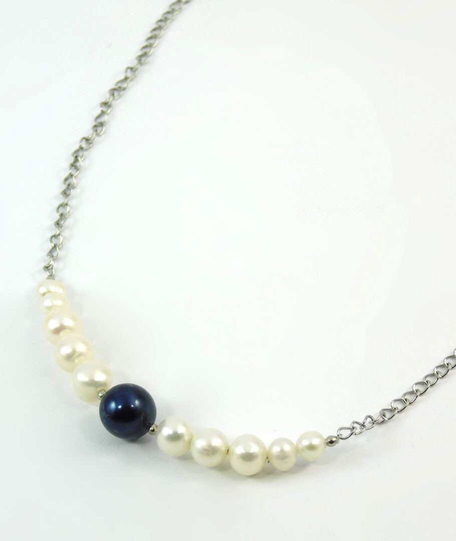 Necklace "Sea Foam" Perla