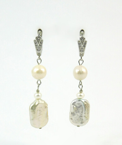 Exclusive pearl earrings