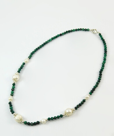 Necklace "Exotic connectivity" Pearls, malachite, silver