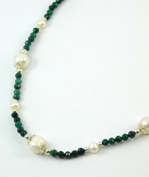 Necklace "Exotic connectivity" Pearls, malachite, silver