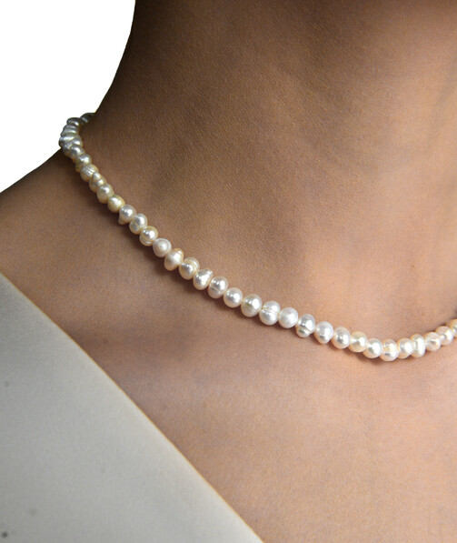 Exclusive pearl necklace, silver