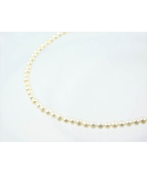 Exclusive pearl necklace, silver