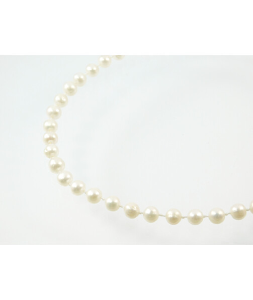 Exclusive pearl necklace, silver