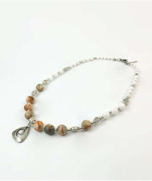 Necklace "Cream Beauty" Agate