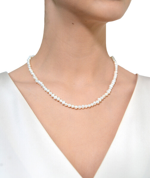 Exclusive pearl necklace, silver