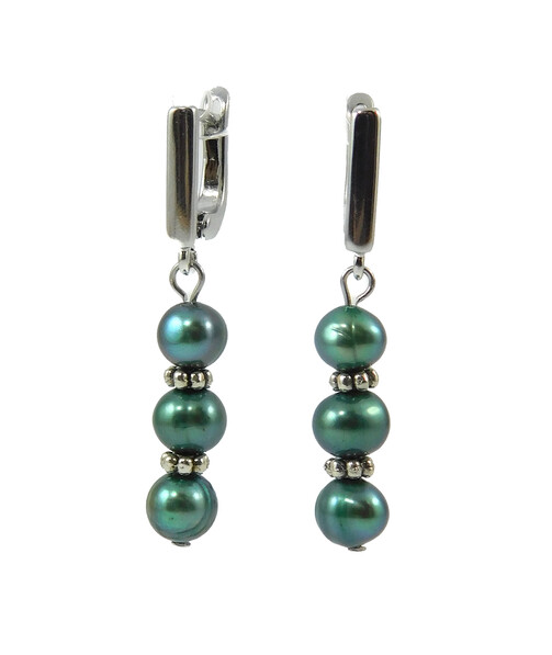 Exclusive earrings Colored pearls