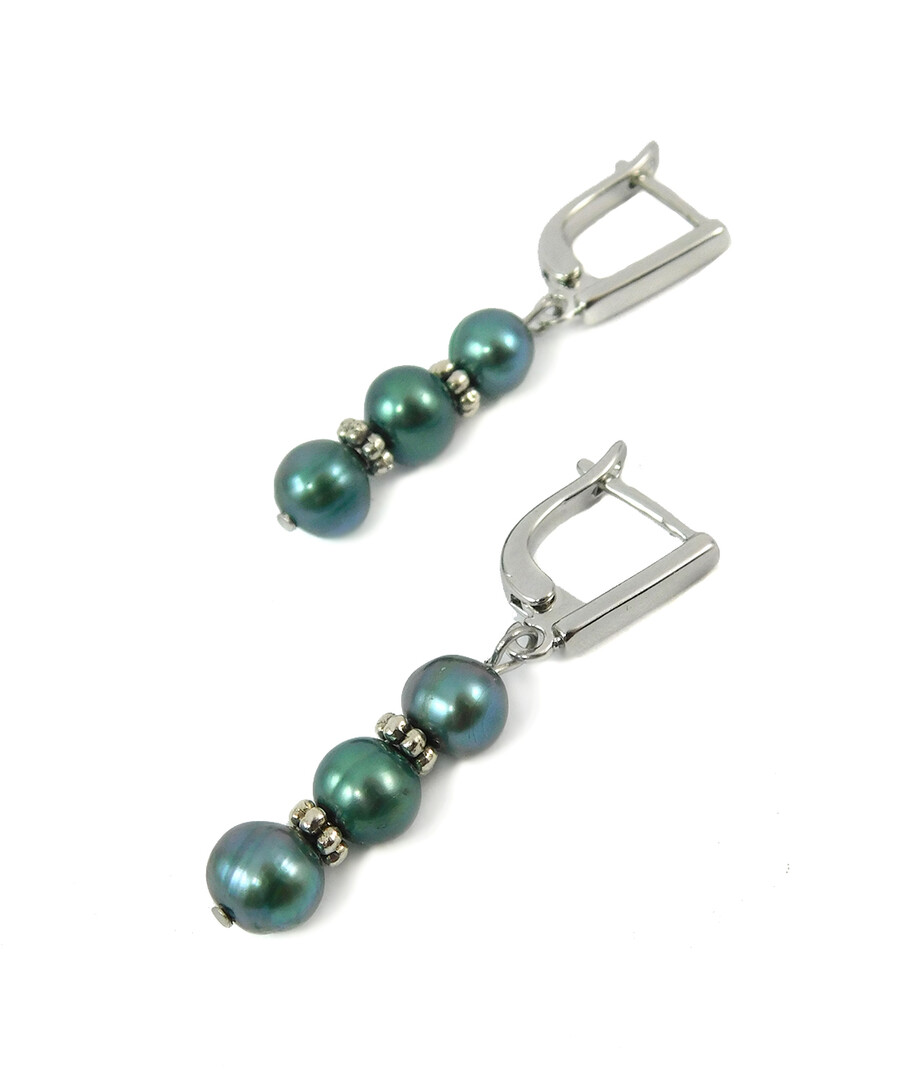 Exclusive earrings Colored pearls